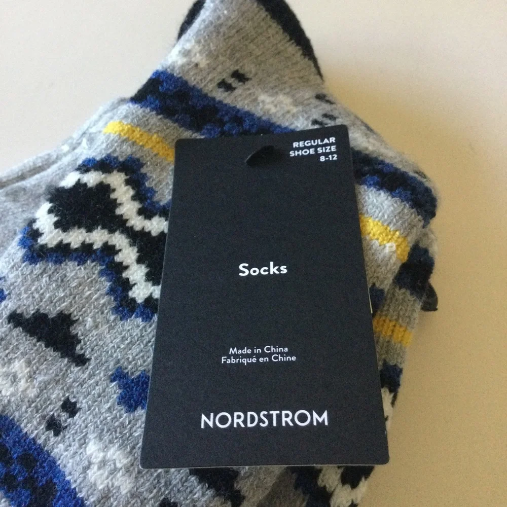 NORDSTROM MENS SOCKS WITH GRIPPER SOLES  GRAY BLUE YELLOW FAIR ISLE PRINT NWT